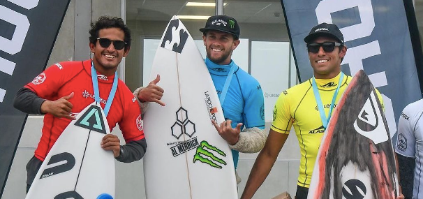 ¡Orgullo! Surfista tico de 19 años es líder de circuito latinoamericano de surf